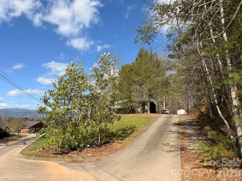 281 Cherrywood Circle Hayesville, NC 28904