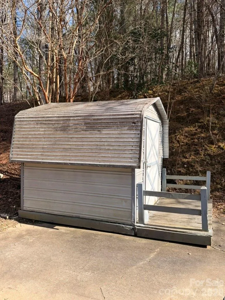 281 Cherrywood Circle Hayesville, NC 28904