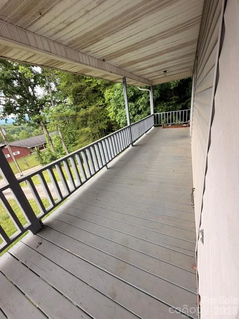 281 Cherrywood Circle Hayesville, NC 28904