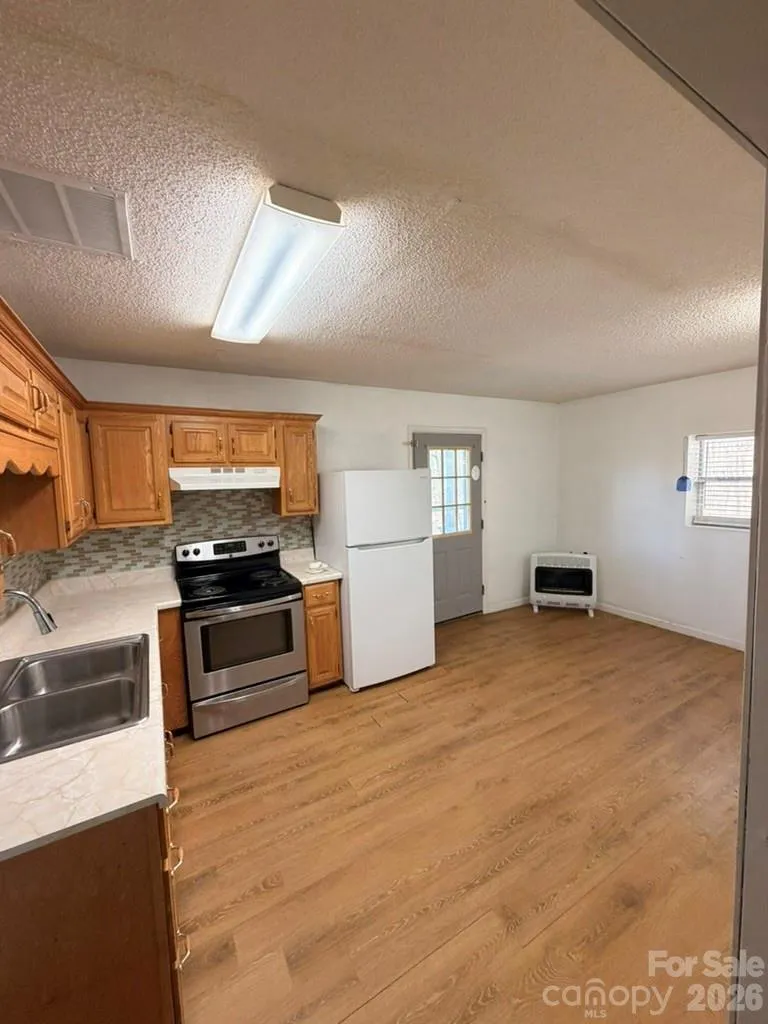 281 Cherrywood Circle Hayesville, NC 28904