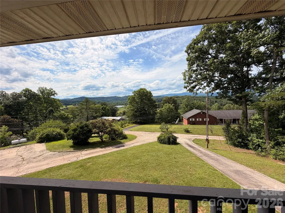 281 Cherrywood Circle Hayesville, NC 28904