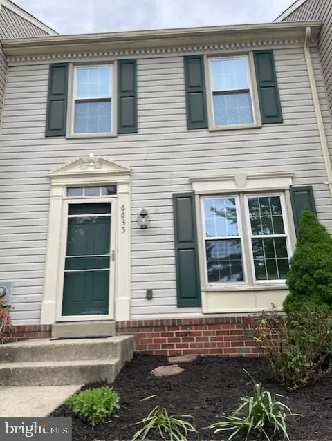 6635 COMMODORE COURT