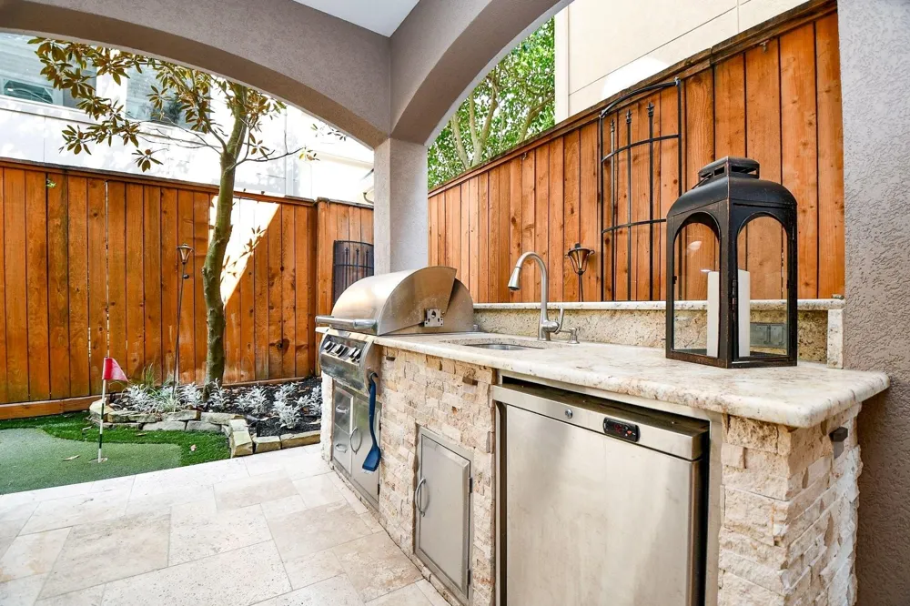 618 Yellow Tulip Trail Houston, TX 77079