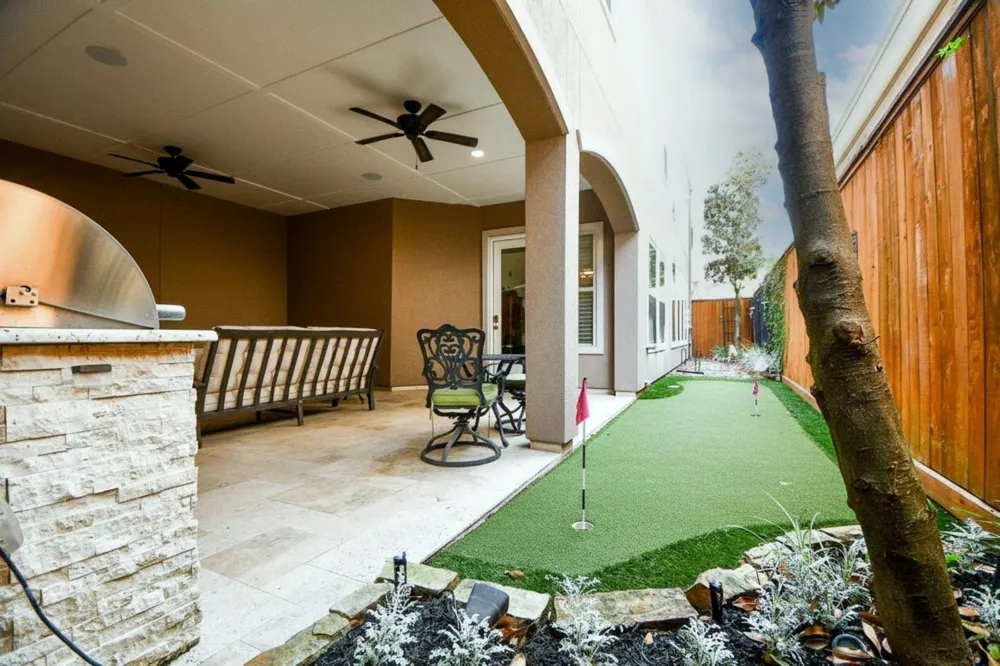 618 Yellow Tulip Trail Houston, TX 77079