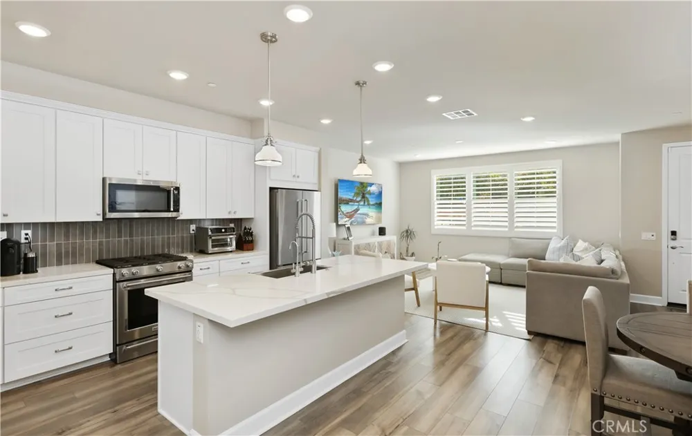 19239 Tideline Court Huntington Beach, CA 92648