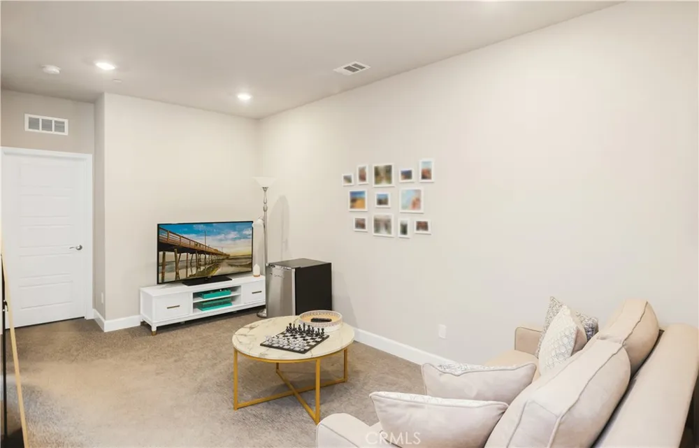 19239 Tideline Court Huntington Beach, CA 92648