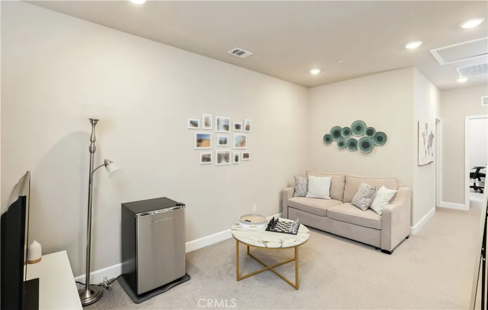 19239 Tideline Court Huntington Beach, CA 92648