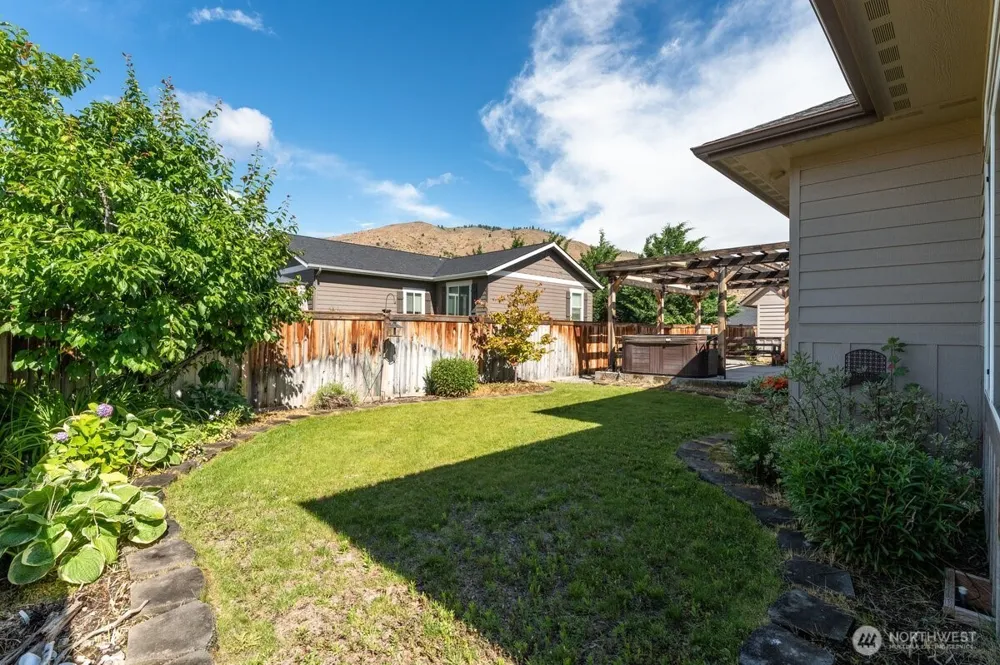 1020 Crest Loop Entiat, WA 98822