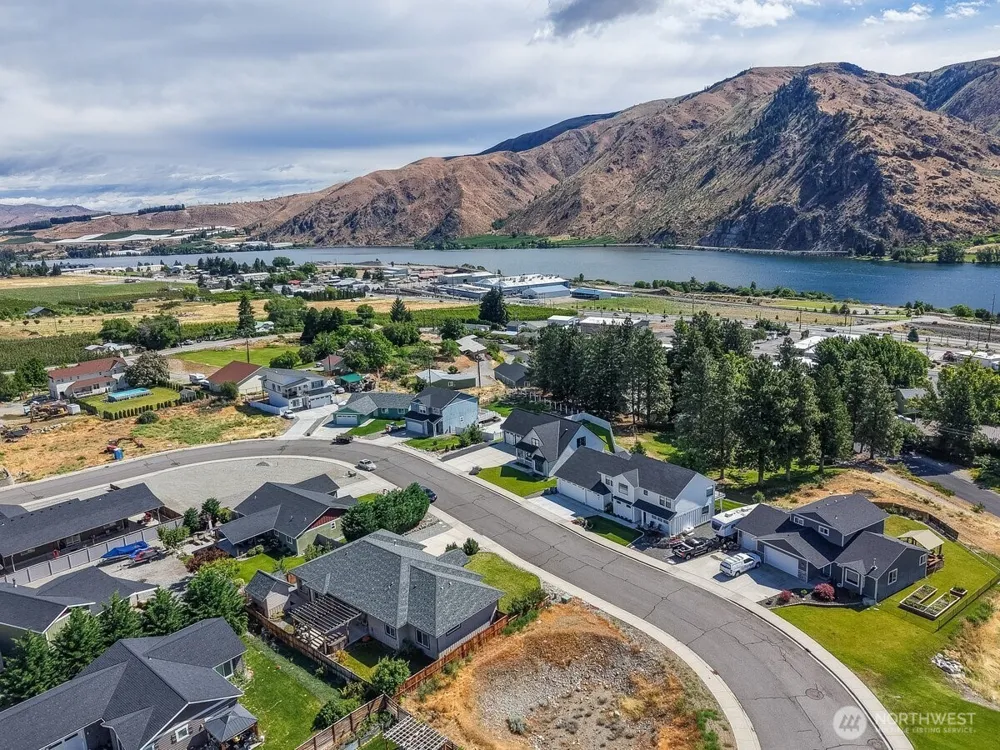 1020 Crest Loop Entiat, WA 98822