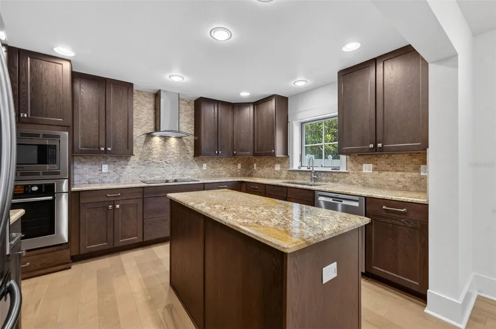 1265 ARLINGTON PL Winter Park, FL 32789