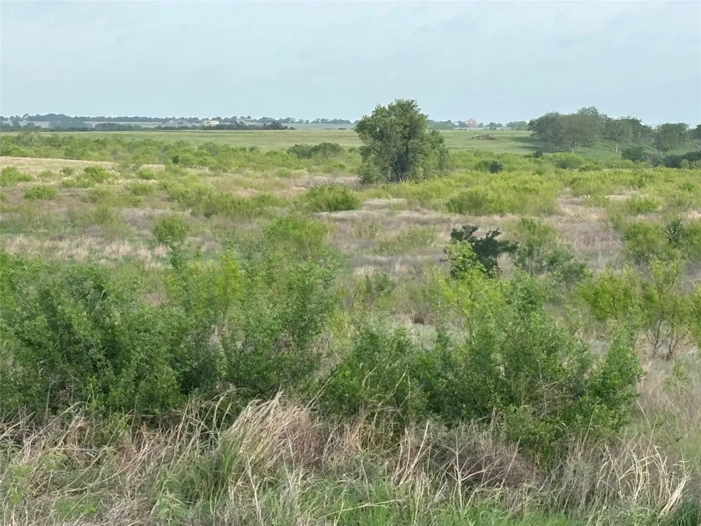 CR 471 Thrall, TX 76578