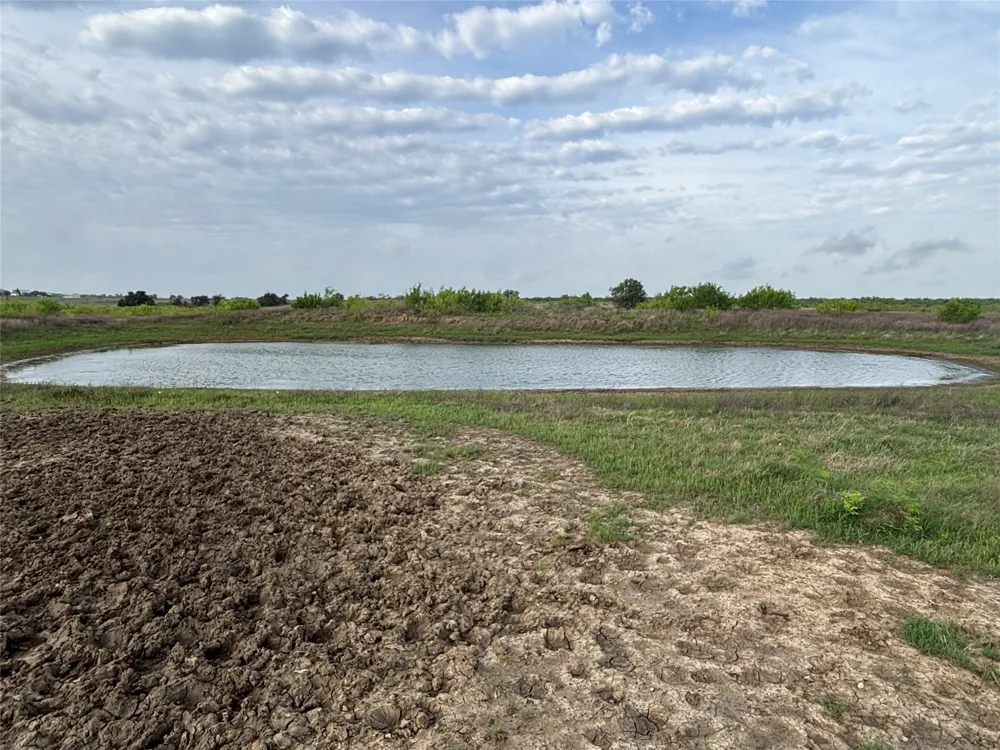CR 471 Thrall, TX 76578