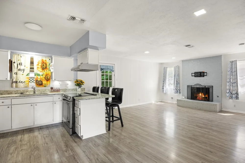 401 Langley Avenue Everman, TX 76140