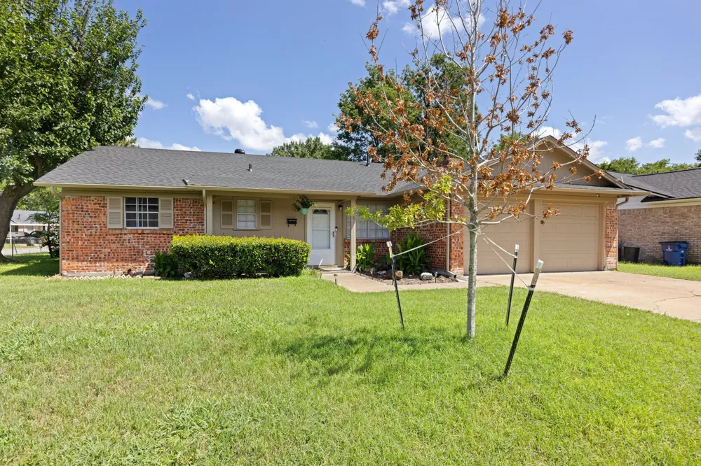 401 Langley Avenue Everman, TX 76140