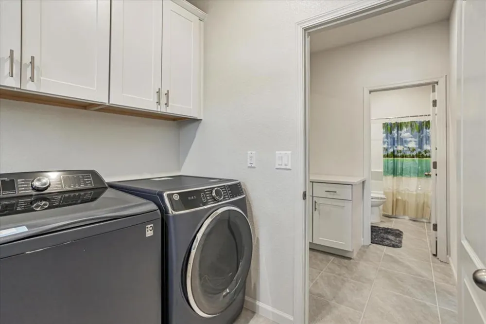 2051 Rosewood Drive Hollister, CA 95023
