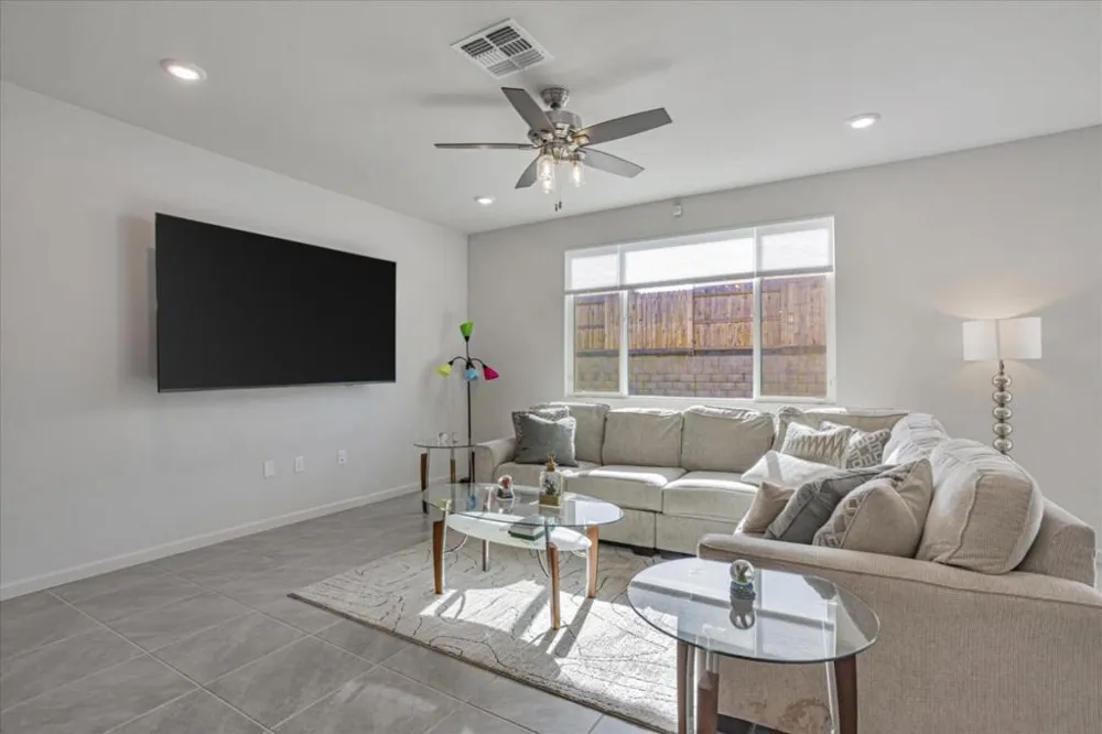 2051 Rosewood Drive Hollister, CA 95023