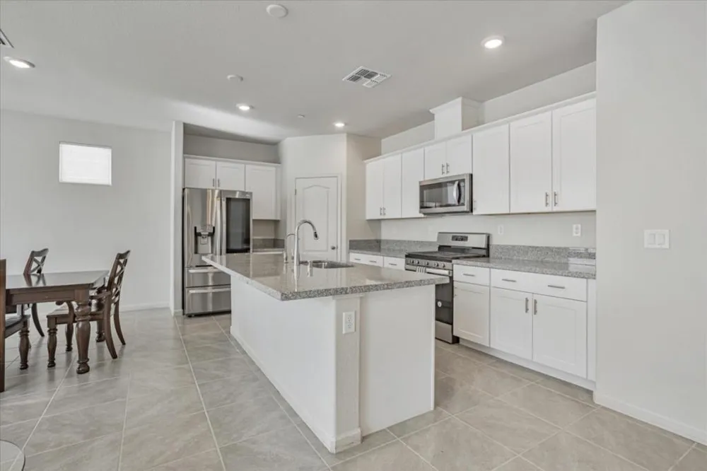 2051 Rosewood Drive Hollister, CA 95023