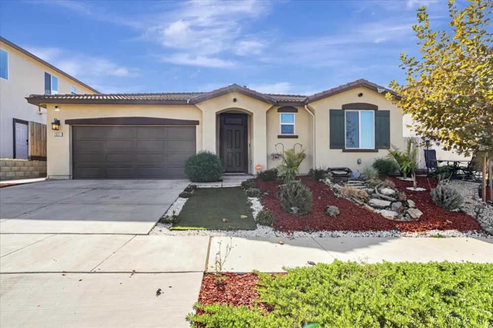 2051 Rosewood Drive Hollister, CA 95023
