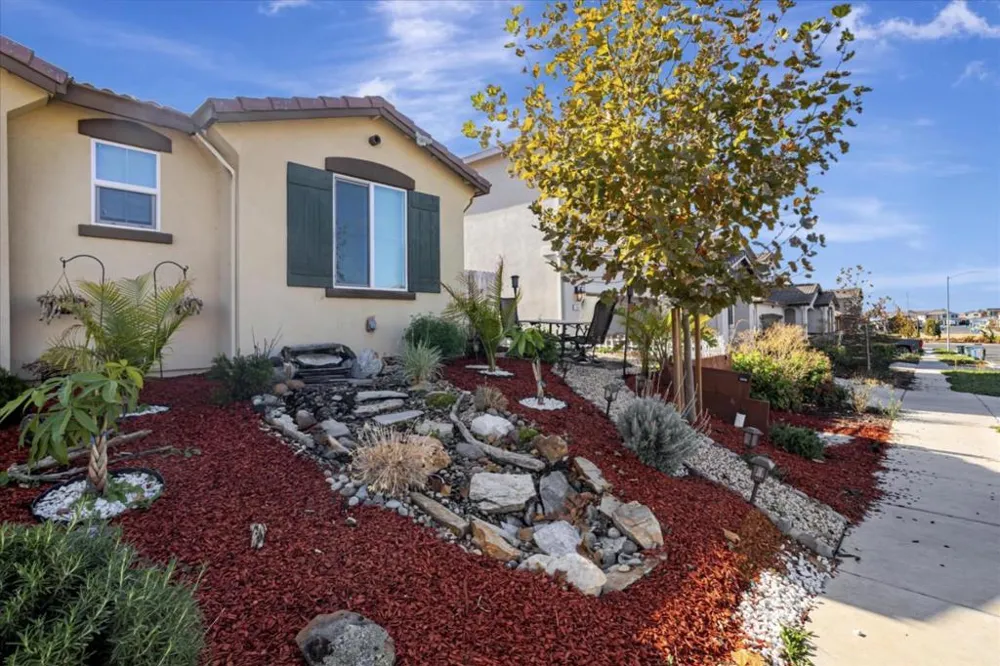 2051 Rosewood Drive Hollister, CA 95023