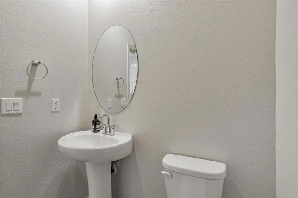 2051 Rosewood Drive Hollister, CA 95023