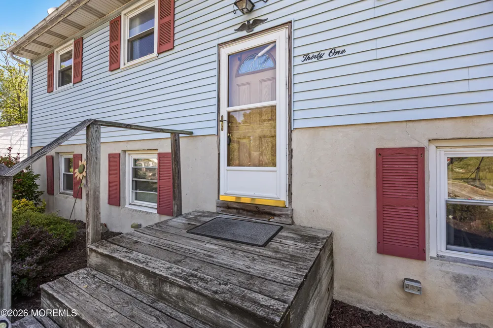 31 W Shore Drive Southampton, NJ 08088