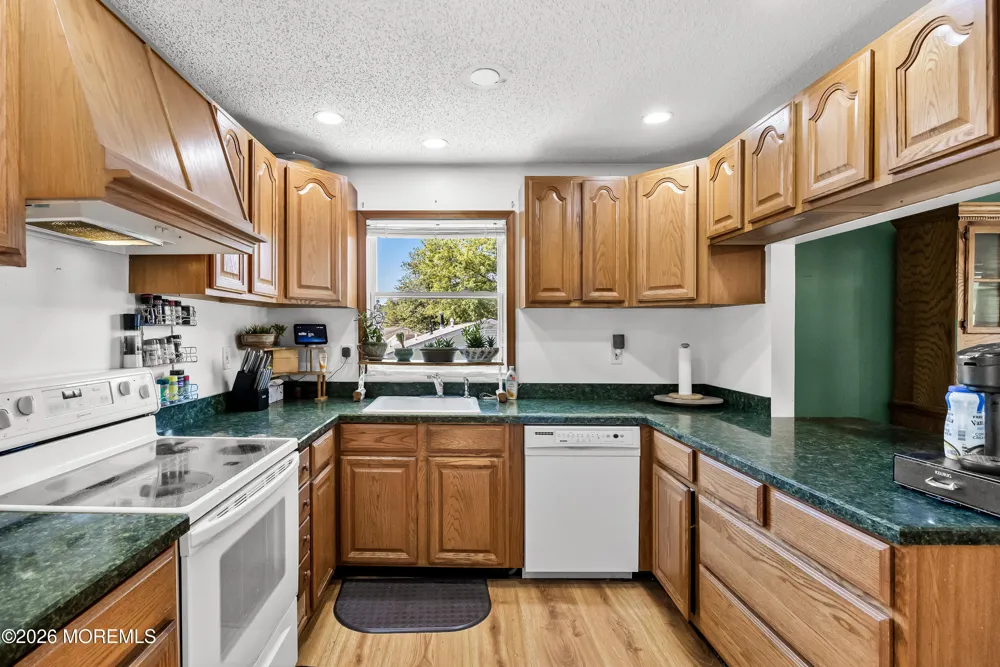 31 W Shore Drive Southampton, NJ 08088