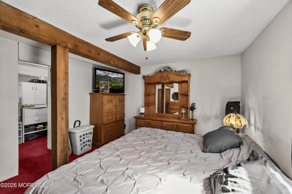 31 W Shore Drive Southampton, NJ 08088