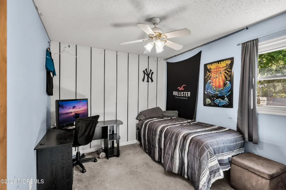 31 W Shore Drive Southampton, NJ 08088