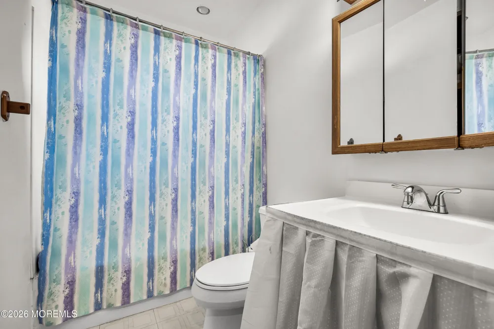 31 W Shore Drive Southampton, NJ 08088