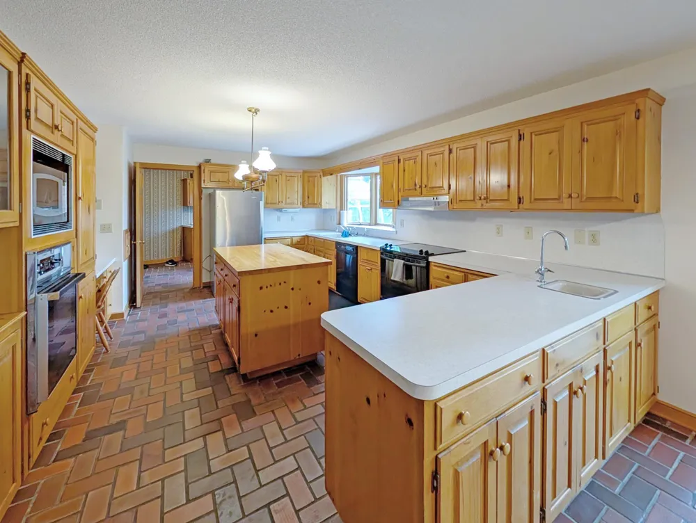 16220 Hayes Avenue Carver, MN 55315