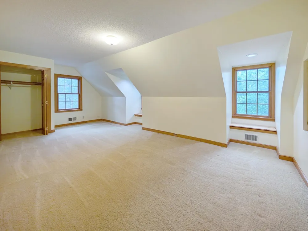 16220 Hayes Avenue Carver, MN 55315