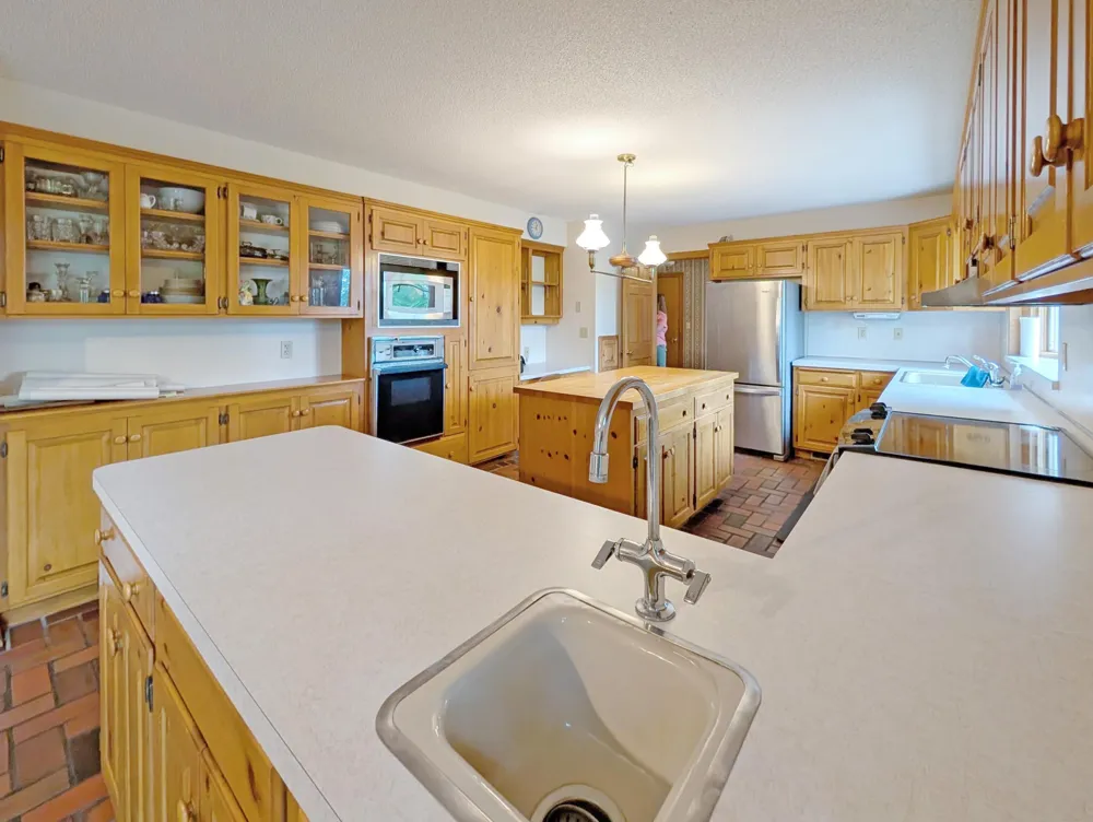 16220 Hayes Avenue Carver, MN 55315
