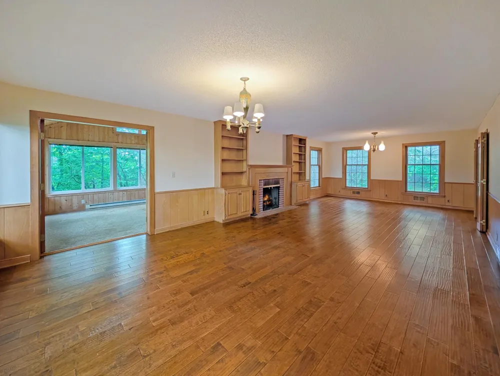 16220 Hayes Avenue Carver, MN 55315
