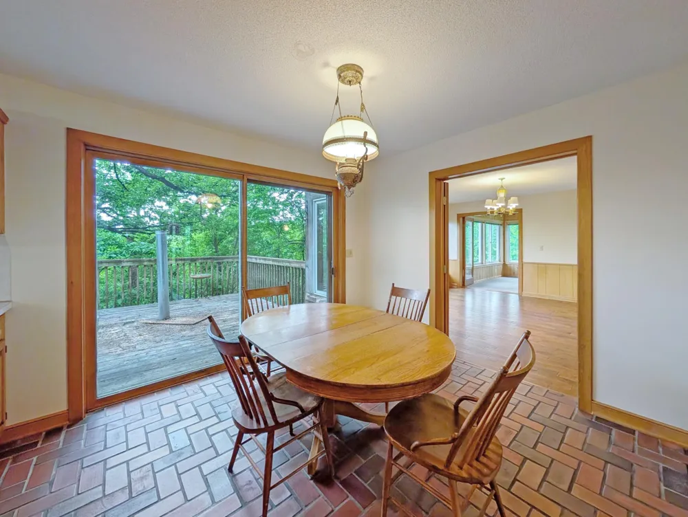 16220 Hayes Avenue Carver, MN 55315