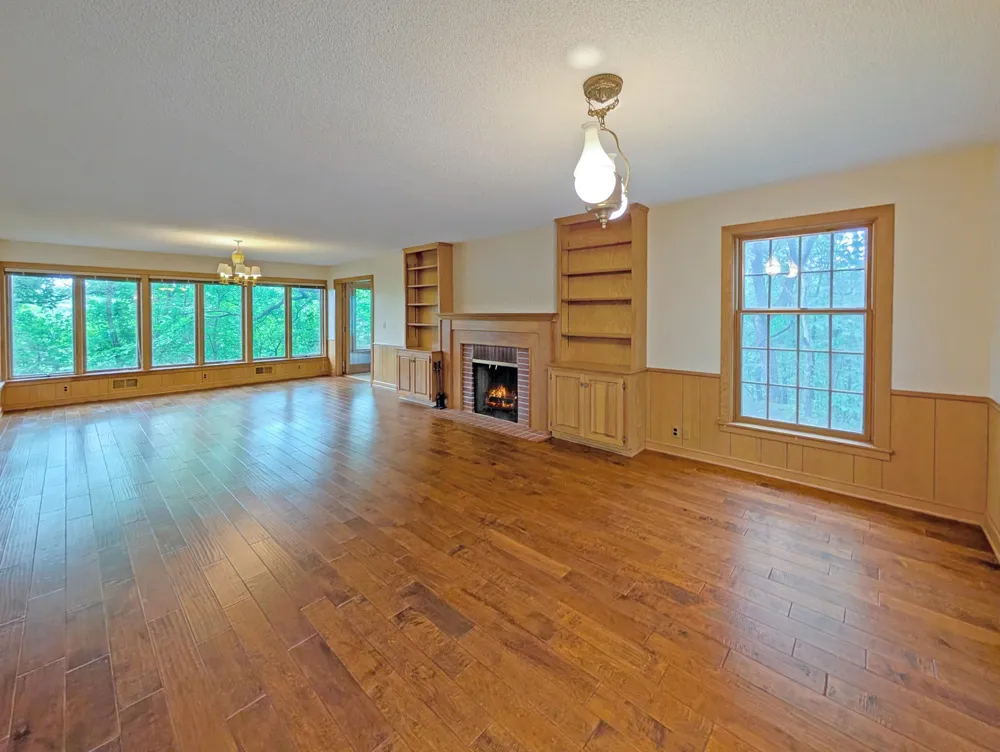 16220 Hayes Avenue Carver, MN 55315