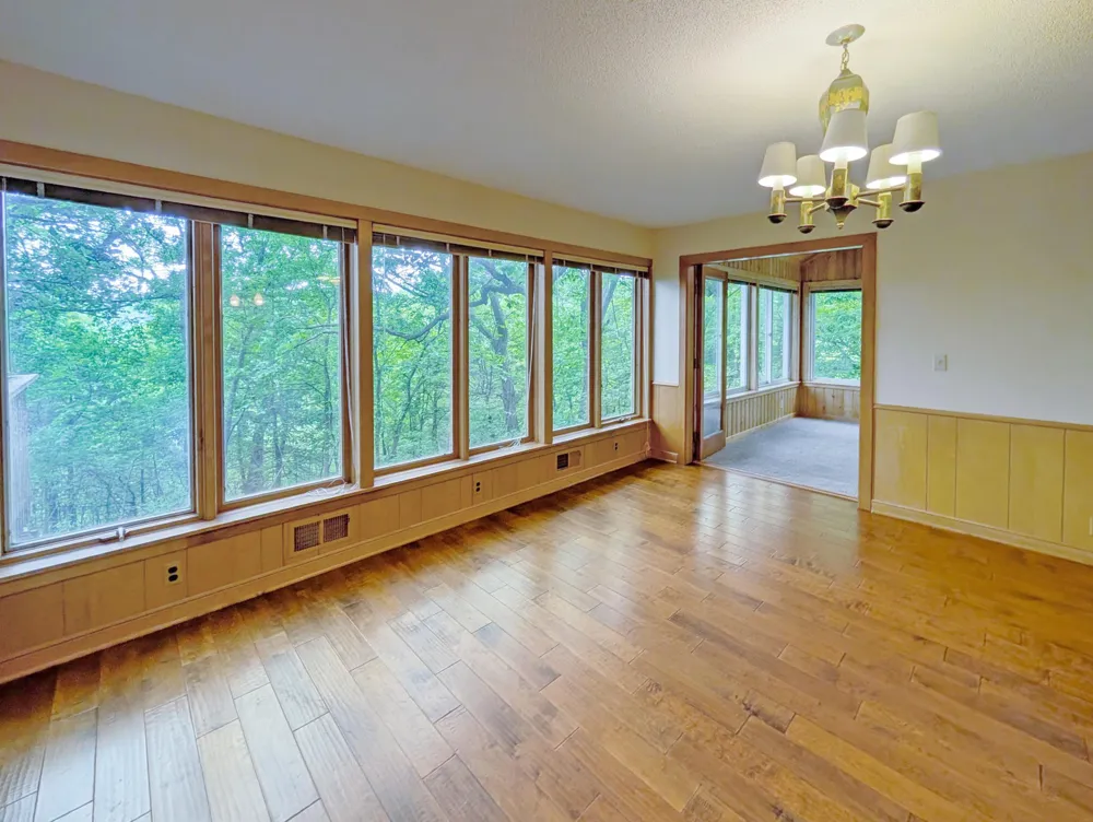 16220 Hayes Avenue Carver, MN 55315