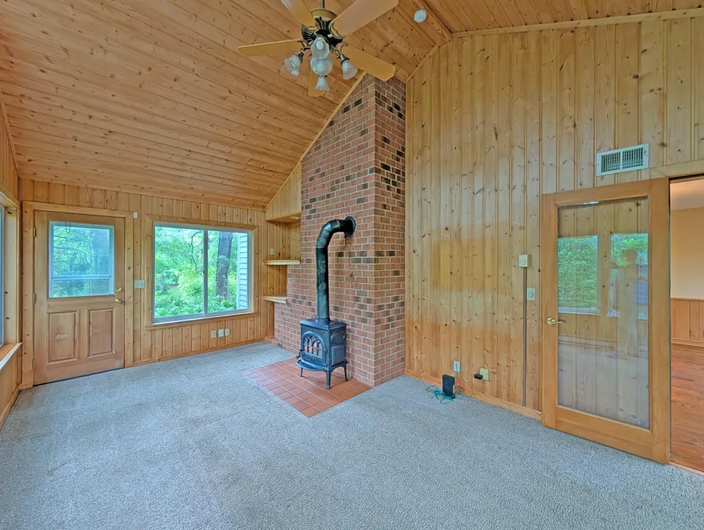 16220 Hayes Avenue Carver, MN 55315