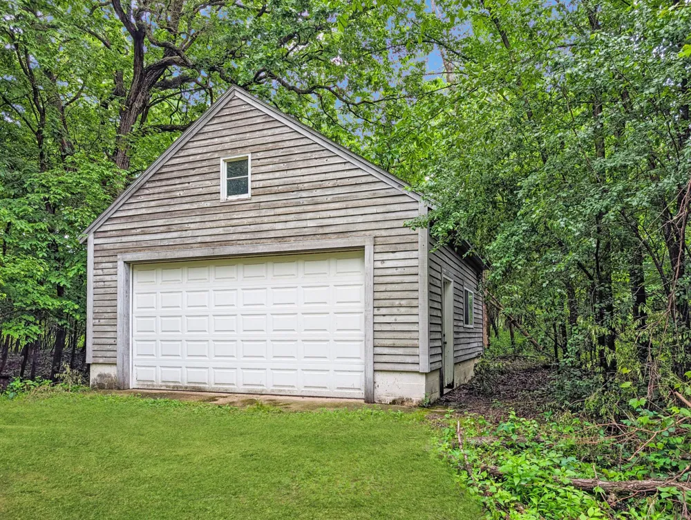 16220 Hayes Avenue Carver, MN 55315