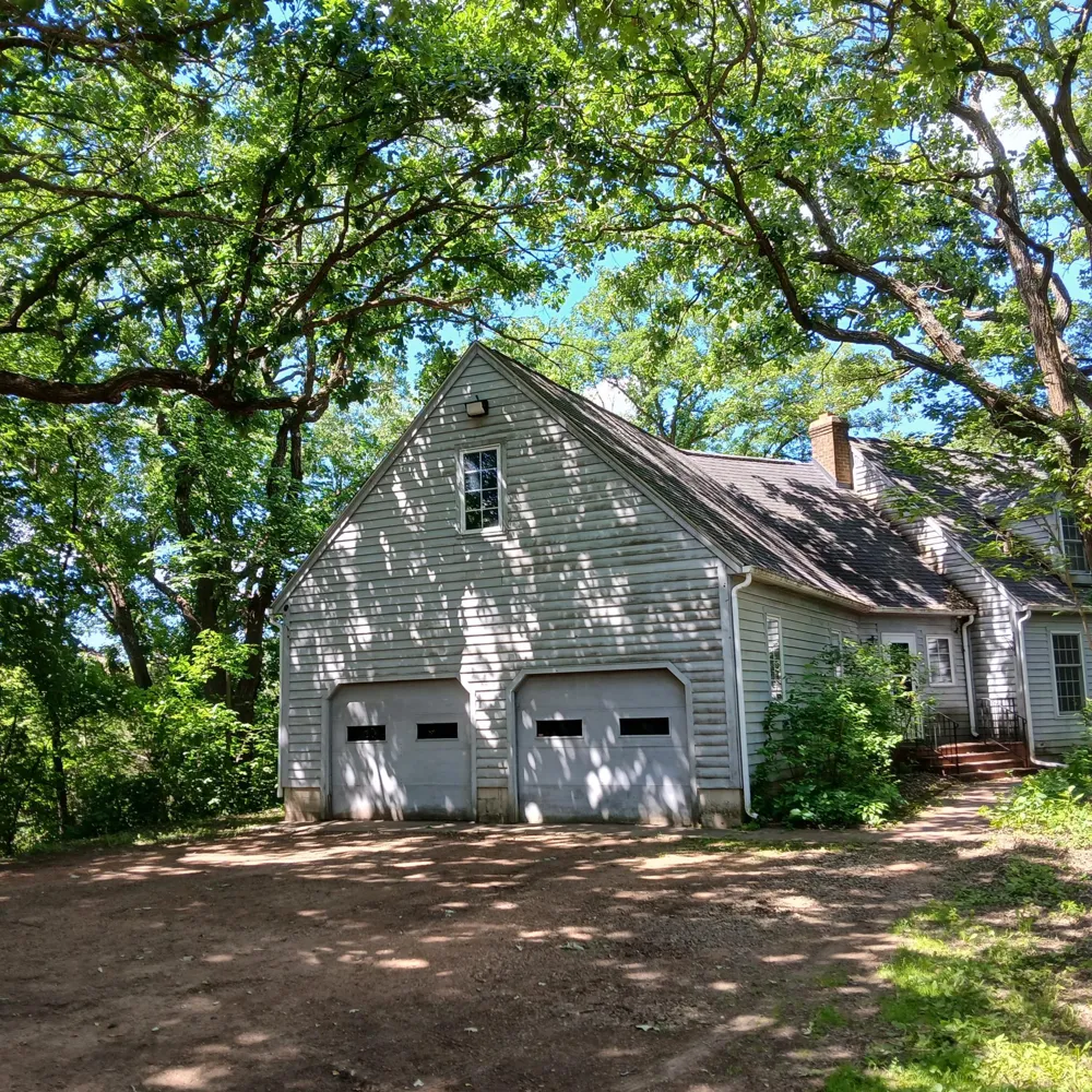 16220 Hayes Avenue Carver, MN 55315