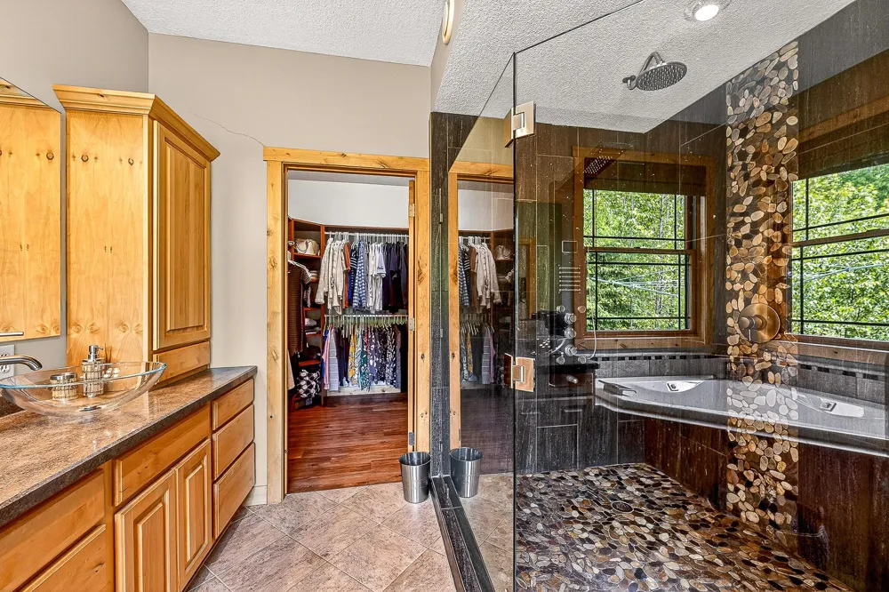 28 Quincy Drive Silver Bay, MN 55614