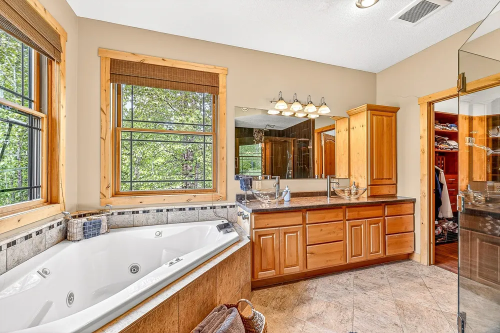 28 Quincy Drive Silver Bay, MN 55614