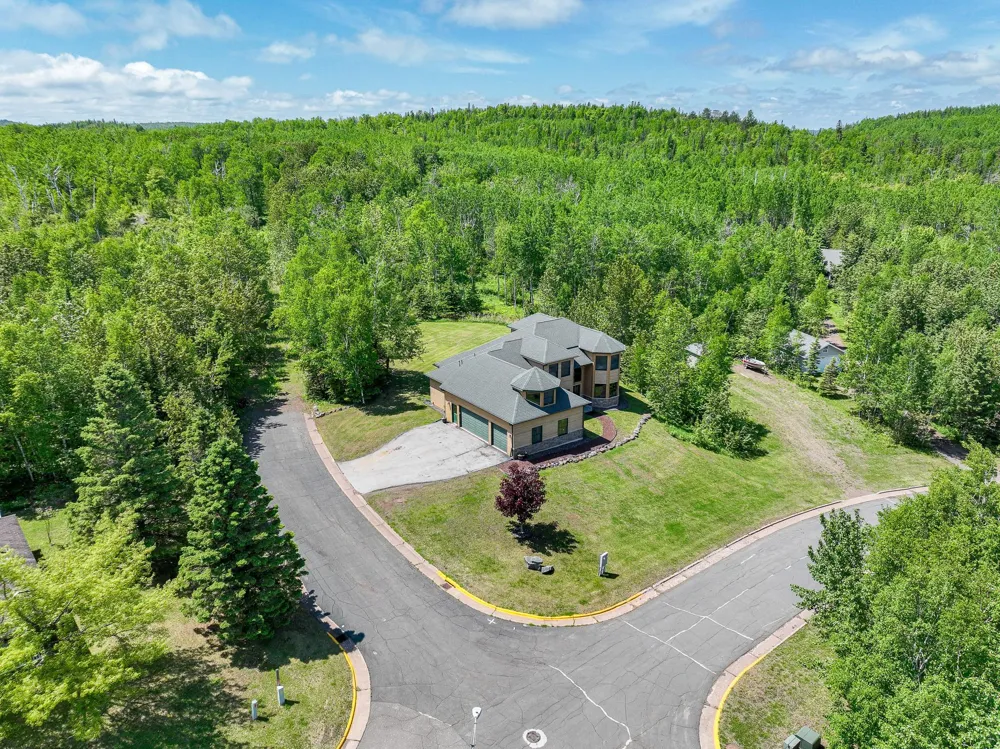 28 Quincy Drive Silver Bay, MN 55614