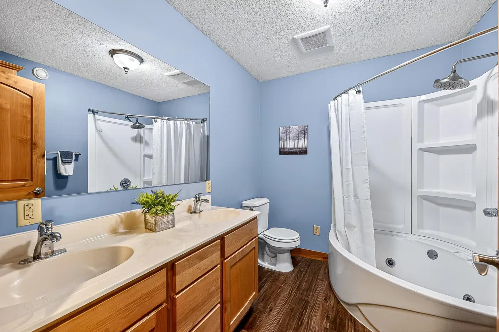 28 Quincy Drive Silver Bay, MN 55614