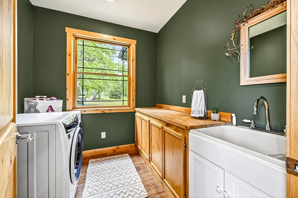 28 Quincy Drive Silver Bay, MN 55614