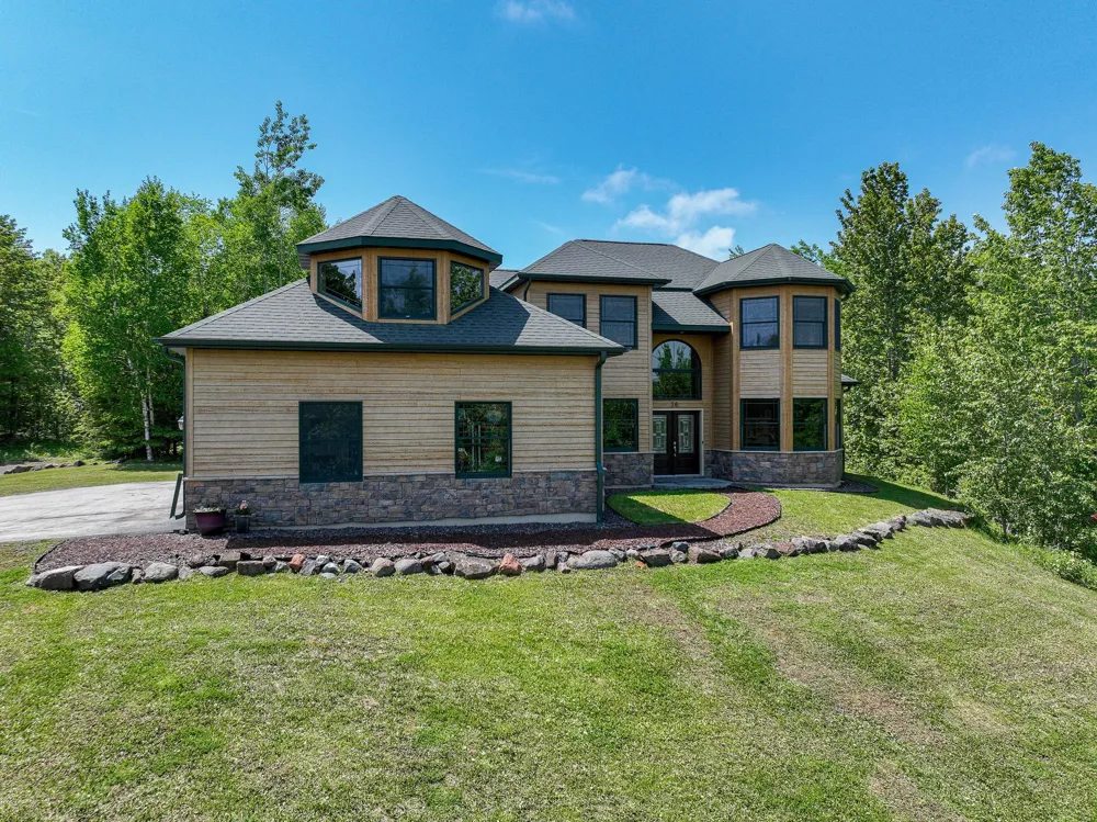 28 Quincy Drive Silver Bay, MN 55614
