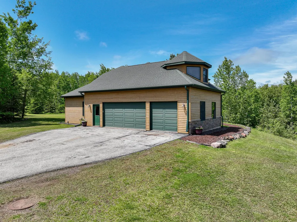 28 Quincy Drive Silver Bay, MN 55614