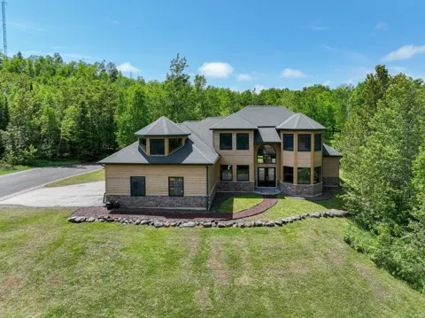 28 Quincy Drive