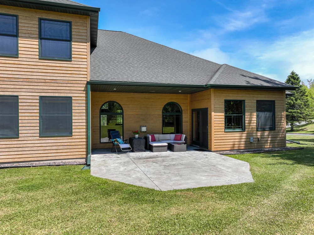28 Quincy Drive Silver Bay, MN 55614