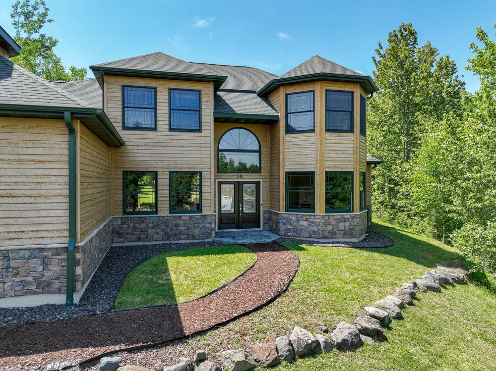 28 Quincy Drive Silver Bay, MN 55614