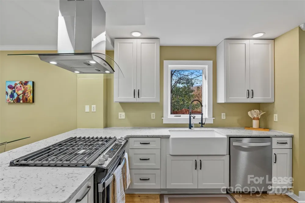 5 Elmore Street Asheville, NC 28804